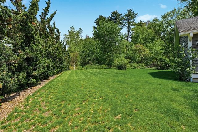 87 Elm St, Newbury, MA 01922