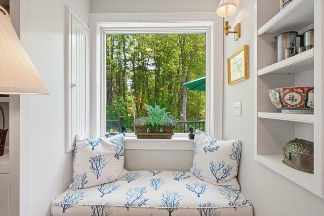 87 Elm St, Newbury, MA 01922