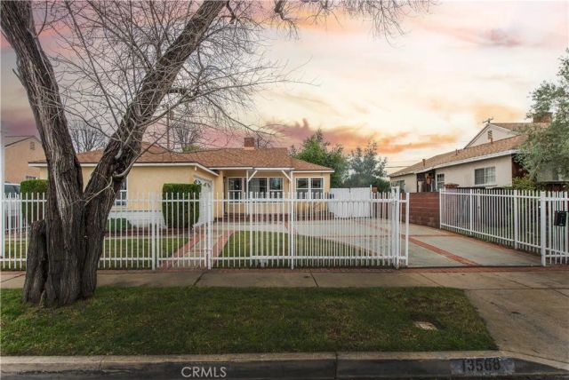 13568 Ottoman, Arleta, CA 91331