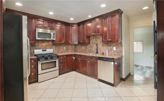 13568 Ottoman, Arleta, CA 91331