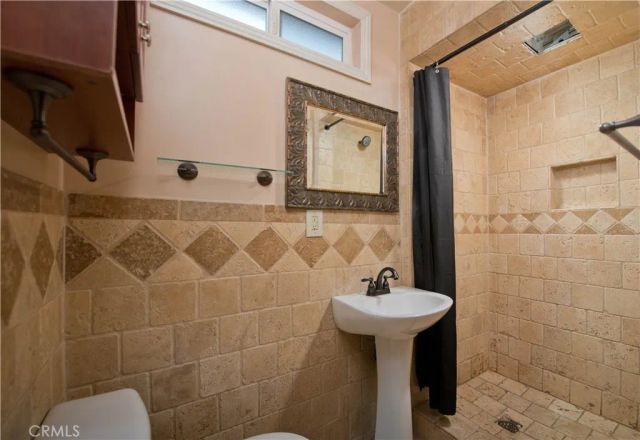 13568 Ottoman, Arleta, CA 91331