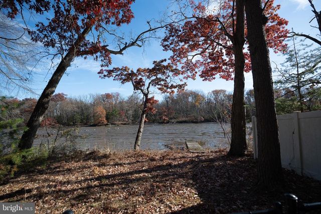 811 CEDAR AVE, Essex, MD 21221