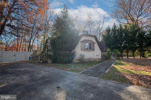 811 CEDAR AVE, Essex, MD 21221