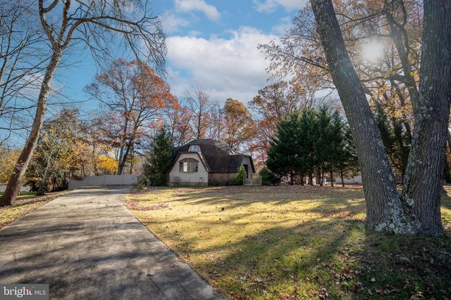 811 CEDAR AVE, Essex, MD 21221