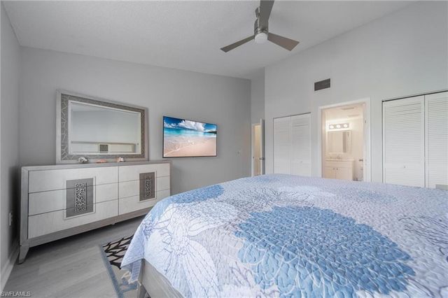 820 Meadowland DR # D, Naples, FL 34108