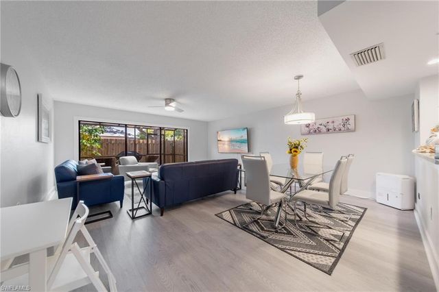 820 Meadowland DR # D, Naples, FL 34108