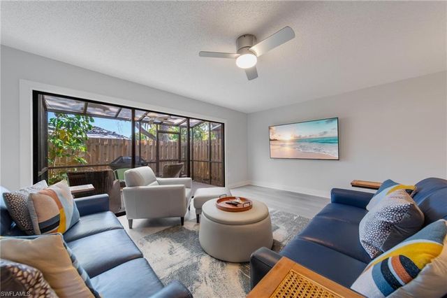 820 Meadowland DR # D, Naples, FL 34108