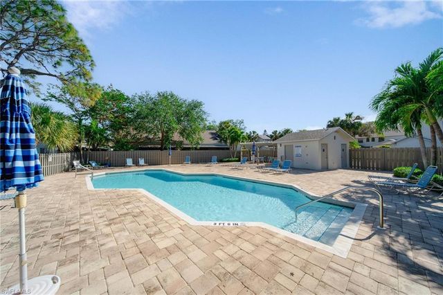 820 Meadowland DR # D, Naples, FL 34108