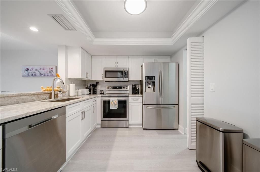 820 Meadowland DR # D, Naples, FL 34108