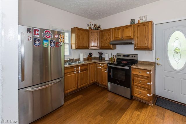 1465 Newman Avenue, Lakewood, OH 44107