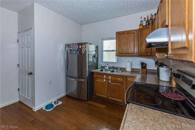 1465 Newman Avenue, Lakewood, OH 44107