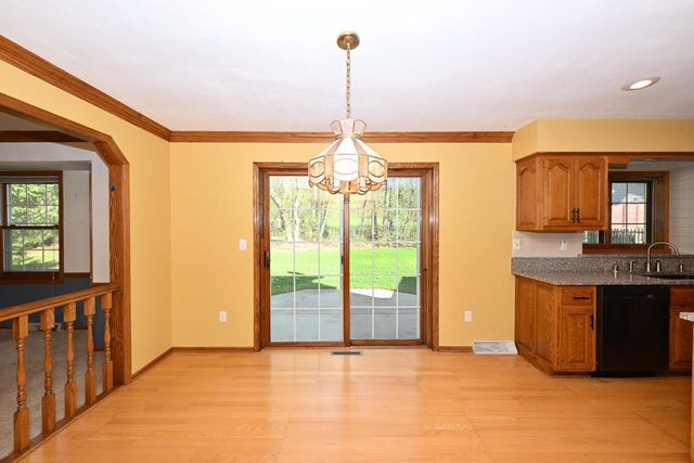 822 S Comanche LANE, Waukesha, WI 53188