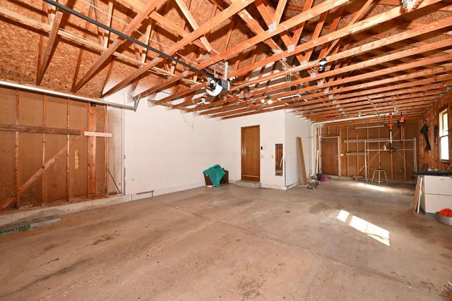 822 S Comanche LANE, Waukesha, WI 53188
