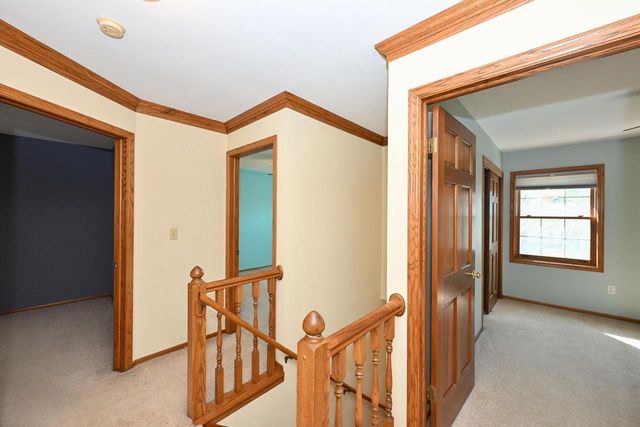 822 S Comanche LANE, Waukesha, WI 53188
