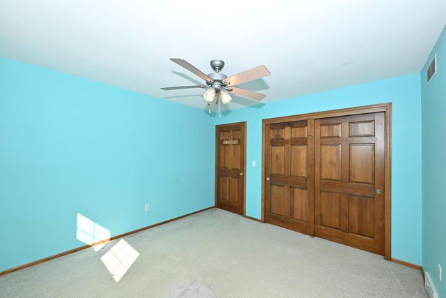 822 S Comanche LANE, Waukesha, WI 53188