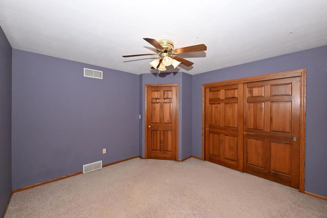 822 S Comanche LANE, Waukesha, WI 53188