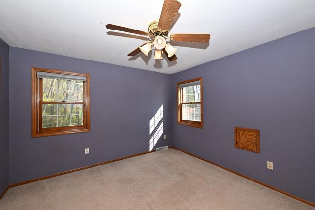 822 S Comanche LANE, Waukesha, WI 53188