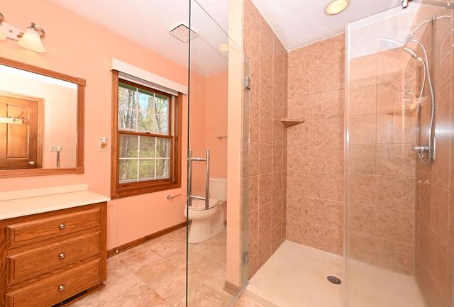 822 S Comanche LANE, Waukesha, WI 53188