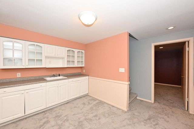 822 S Comanche LANE, Waukesha, WI 53188