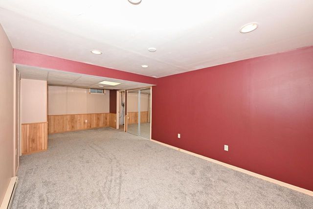 822 S Comanche LANE, Waukesha, WI 53188