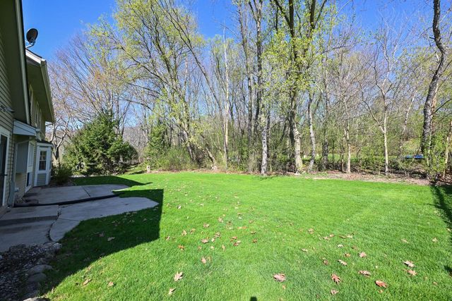 822 S Comanche LANE, Waukesha, WI 53188
