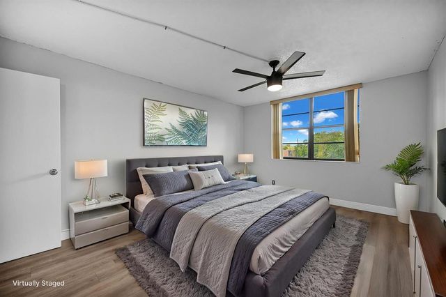 6190 Woodlands Boulevard 312, Tamarac, FL 33319