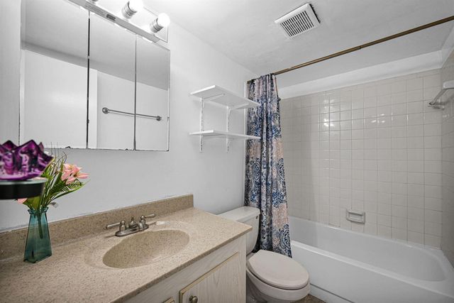 6190 Woodlands Boulevard 312, Tamarac, FL 33319