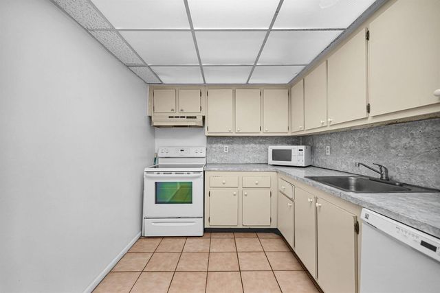 6190 Woodlands Boulevard 312, Tamarac, FL 33319