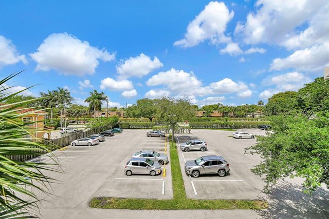 6190 Woodlands Boulevard 312, Tamarac, FL 33319