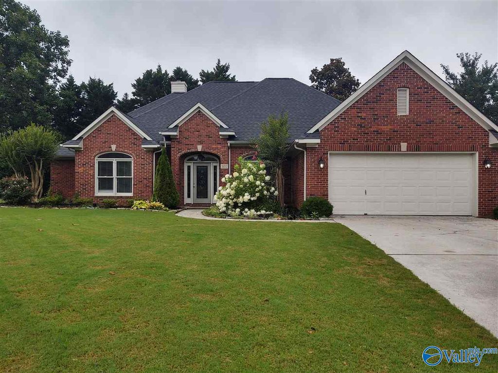 3102 Connomara Court, Owens Cross Roads, AL 35763