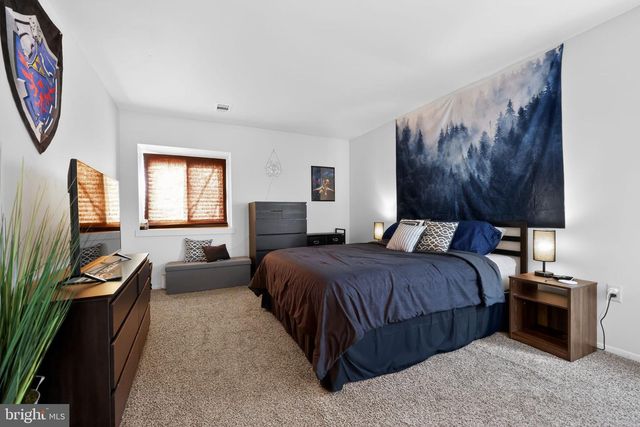 196 HUNTER CT, Marlton, NJ 08053