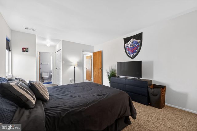 196 HUNTER CT, Marlton, NJ 08053