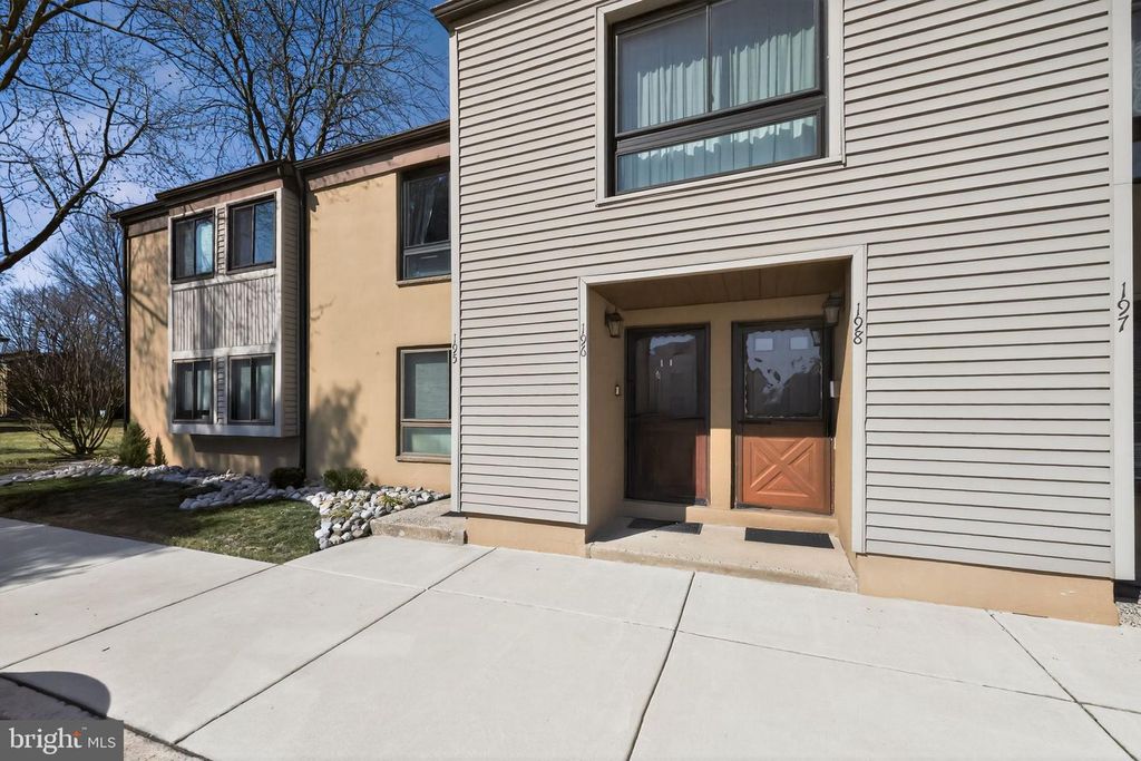 196 HUNTER CT, Marlton, NJ 08053