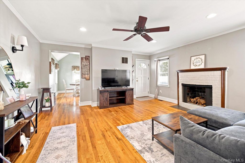 1 Ridgewood Drive, Wantagh, NY 11793 — photo 5