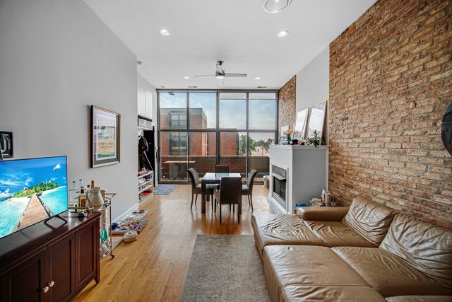 1552 W Fullerton Avenue 3, Chicago, IL 60614