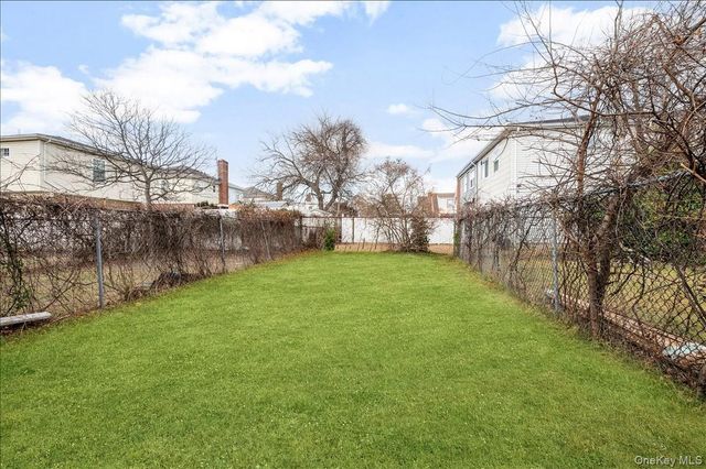 1210 Plainview Avenue, Far Rockaway, NY 11691