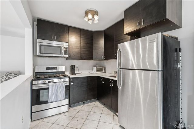 1210 Plainview Avenue, Far Rockaway, NY 11691