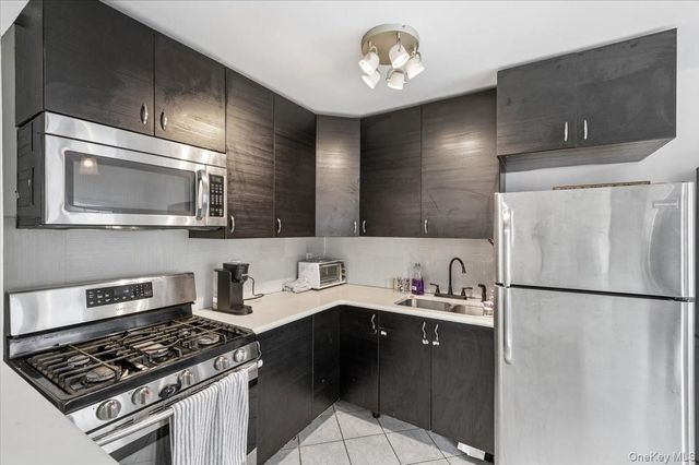 1210 Plainview Avenue, Far Rockaway, NY 11691