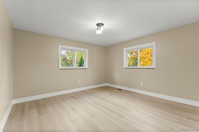 633 S Pontiac Trail, Walled Lake, MI 48390