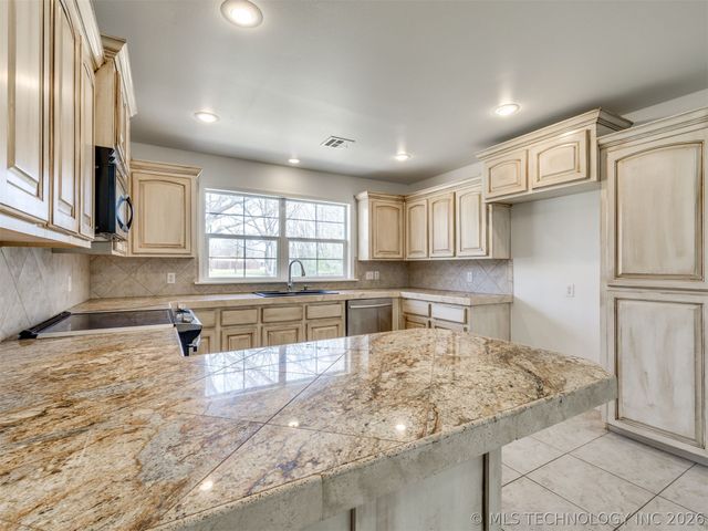 3110 E 55th Street S, Muskogee, OK 74403