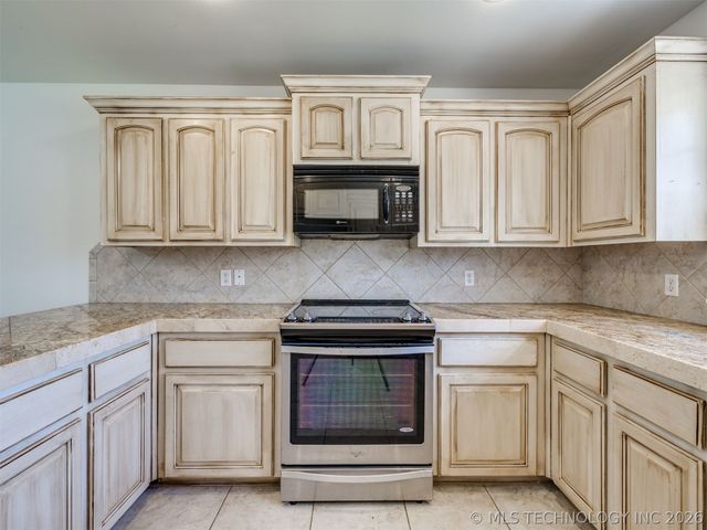 3110 E 55th Street S, Muskogee, OK 74403