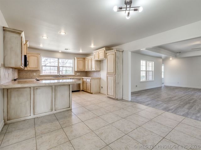 3110 E 55th Street S, Muskogee, OK 74403