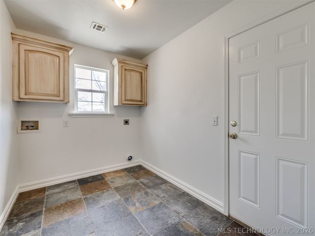 3110 E 55th Street S, Muskogee, OK 74403