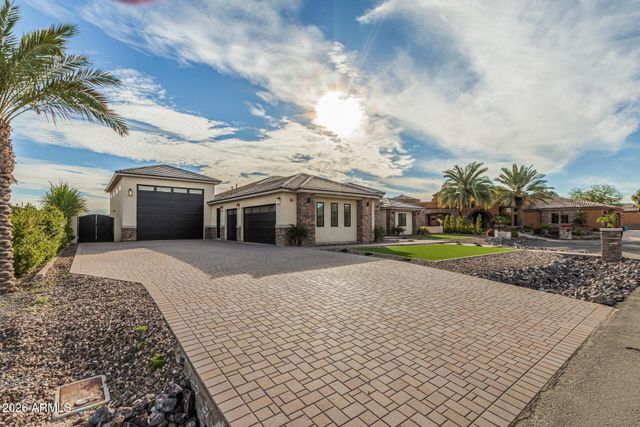 18225 W SAN JUAN Court, Litchfield Park, AZ 85340