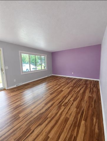 1422 Lake Avenue, Portage, MI 49002