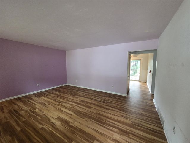 1422 Lake Avenue, Portage, MI 49002