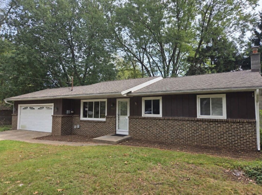 1422 Lake Avenue, Portage, MI 49002