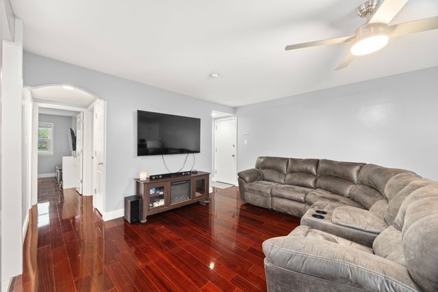 7008 Oconnell Drive 101, Chicago Ridge, IL 60415