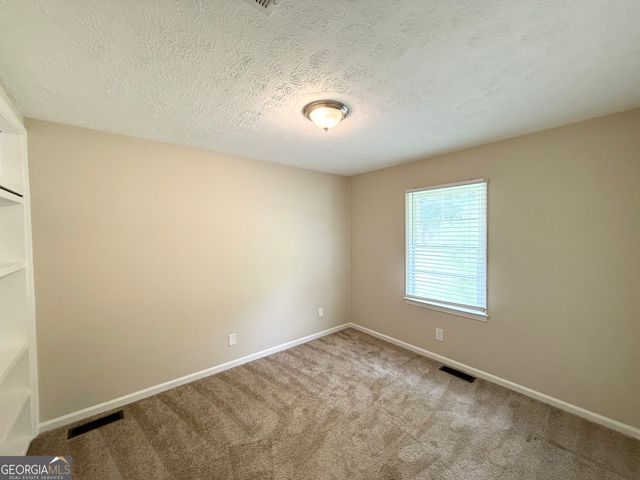 1661 N Highpoint Drive, Douglasville, GA 30134