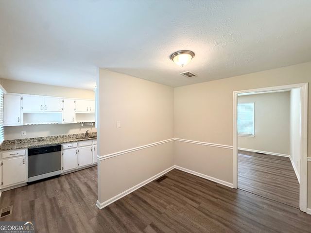 1661 N Highpoint Drive, Douglasville, GA 30134